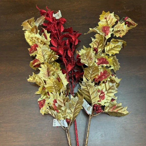 Holiday Elegance Christmas Glitter Holly Leaves Artificial Red and Gold NWT - Picture 4 of 7